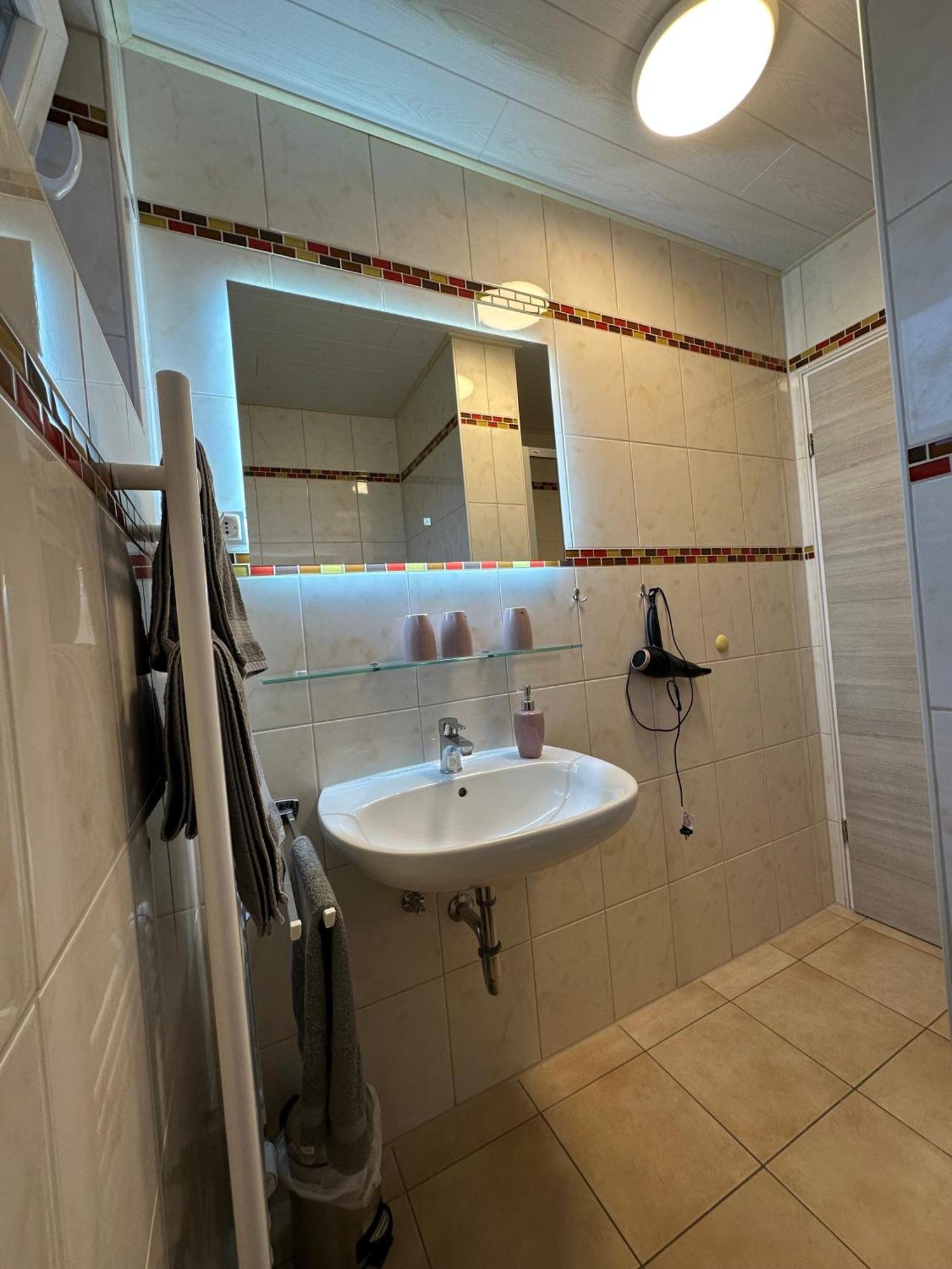 Ferienwohnung Haus Boje Knurrhahn Neuharlingersiel Exterior foto