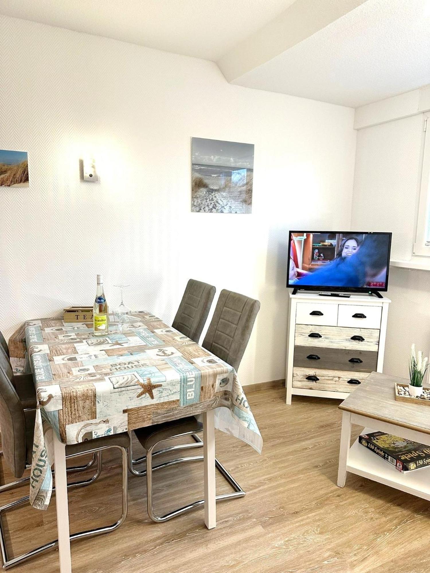 Ferienwohnung Haus Boje Knurrhahn Neuharlingersiel Exterior foto